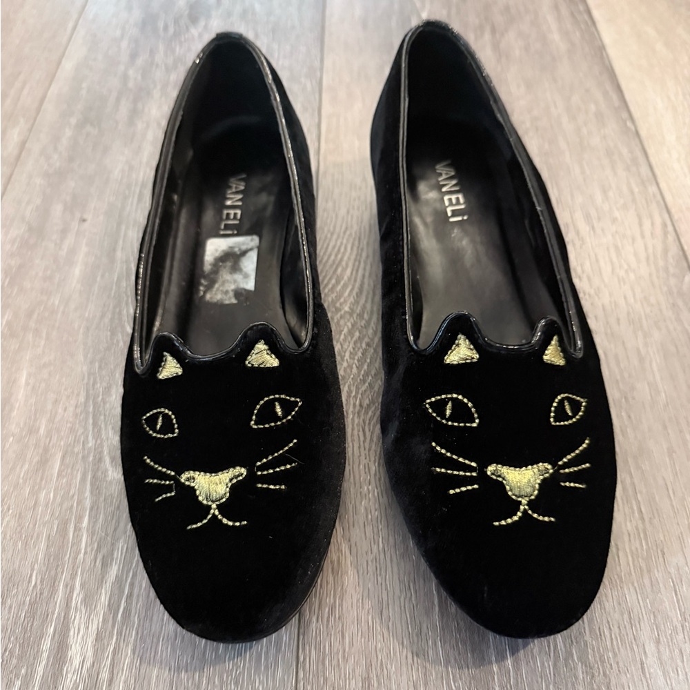 Black Velvet Cat Embroidered Loafers - women’s 8.5